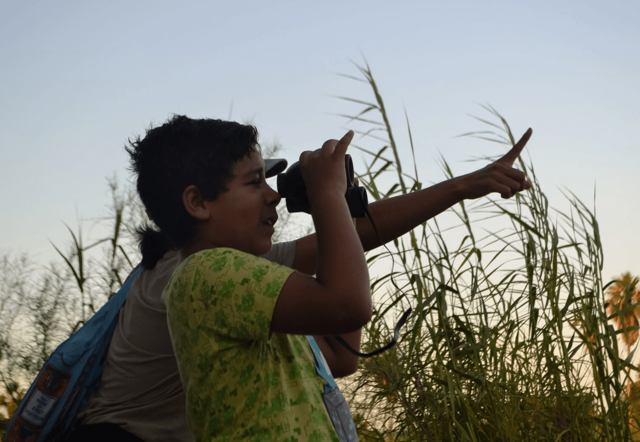 Niños de la comunidad sonriendo